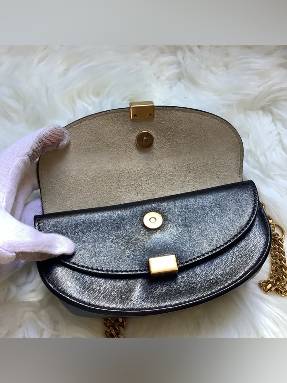 Chloé Georgia Belt Bag in black leather - Picture 4 of 16